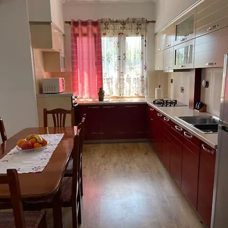 Ajla's 度假居 Vorë